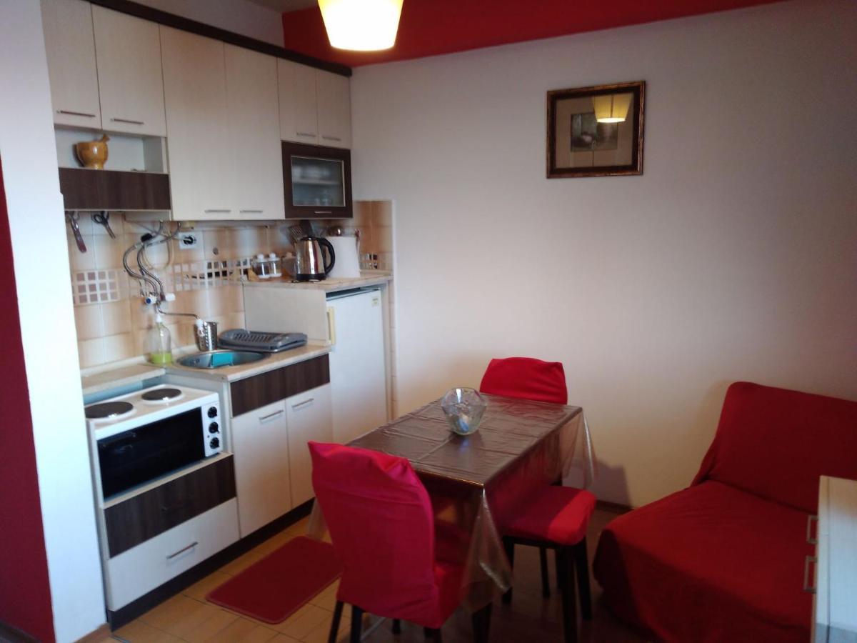 Skopje City Center Red Apartment Eksteriør billede