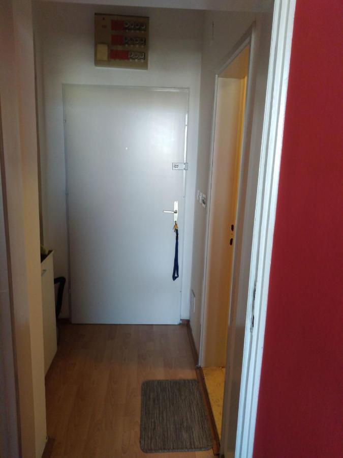 Skopje City Center Red Apartment Eksteriør billede